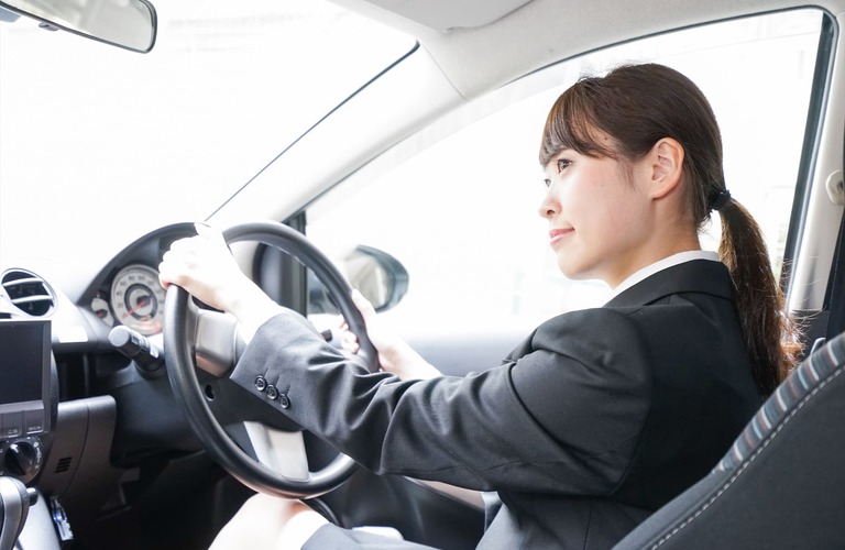 正社員待遇で安定収入を確保 | 葛飾区でタクシーの求人なら鳳自動車株式会社