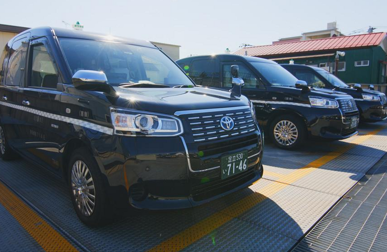 乗務員の就職先をお探しの方へ｜葛飾区でタクシーの求人なら鳳自動車株式会社